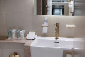 Luxury Apartment, Balcony, City View | Bathroom | Free toiletries, soap, shampoo, toilet paper - Binghatti Phantom Suites by Hostiva (Dubai)