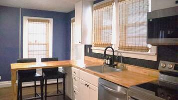 Micro-ondes, four, plaque de cuisson, lave-vaisselle