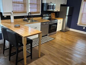 Microwave, oven, stovetop, dishwasher - Spacious private home in Geneva - near college, wineries, and lake! (Geneva)