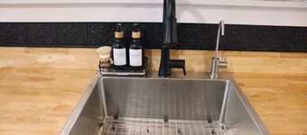 Spacious private home in Geneva - near college, wineries, and lake!