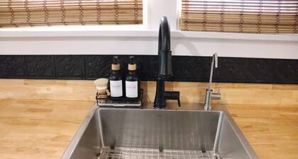 Spacious private home in Geneva - near college, wineries, and lake!