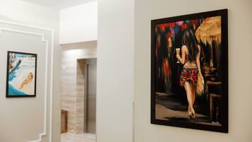 ฝ่ายต้อนรับ