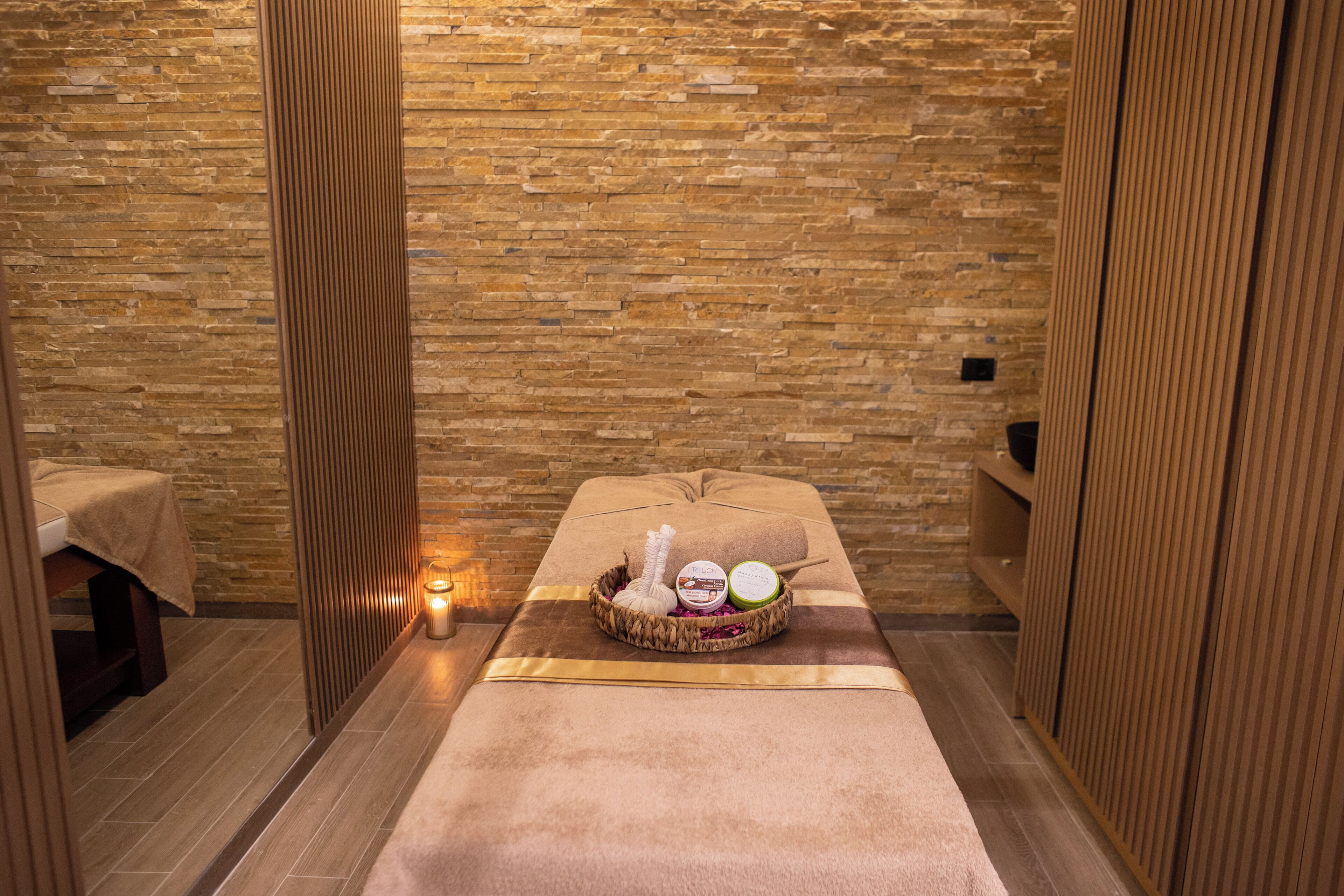 Sauna, steam room, Turkish bath, body treatments, mud baths