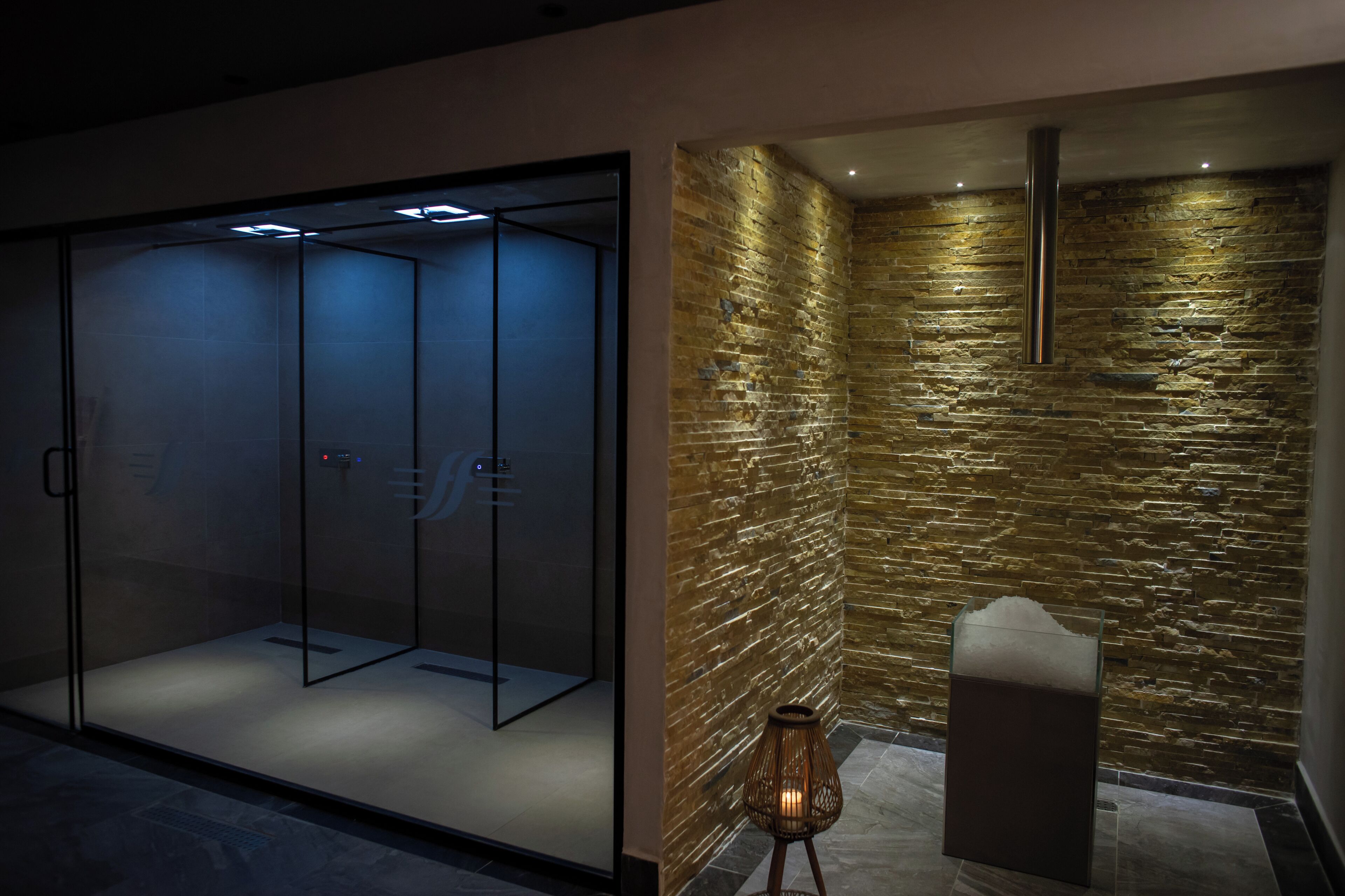 Sauna, steam room, Turkish bath/hammam, body treatments, mud baths