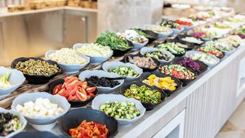 Free daily buffet breakfast