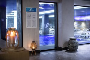 Indoor pool, seasonal outdoor pool, pool umbrellas, sun loungers - FAFA Premium Hotel & Spa (Golem)
