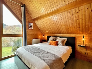3 bedrooms, bed sheets