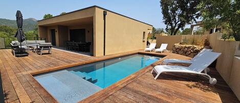 Piscine extérieure, piscine chauffée