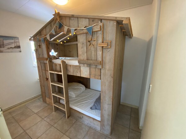 3 bedrooms, travel crib, free WiFi