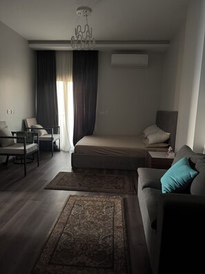 1 bedroom, iron/ironing board, WiFi, bed sheets - Peaceful Zayed Rooftop Stay Near Arkan & Park St. (Al Sheikh Zayed City)