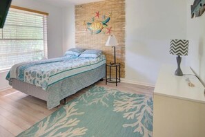 3 bedrooms, WiFi, bed sheets - 3 Bed, 2 Bath Home, w/Heated Pool in East Naples; Near Pickleball, Sugden Park (Naples)