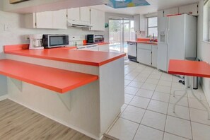 Microwave, oven, stovetop, dishwasher - 3 Bed, 2 Bath Home, w/Heated Pool in East Naples; Near Pickleball, Sugden Park (Naples)