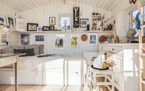 4 slaapkamers, een bureau, een strijkplank/strijkijzer, gratis wifi