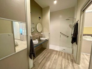 Shower, hair dryer, towels, soap - Loft for 6 guests 15 min from Science and Arts, A/C and Wifi (València)