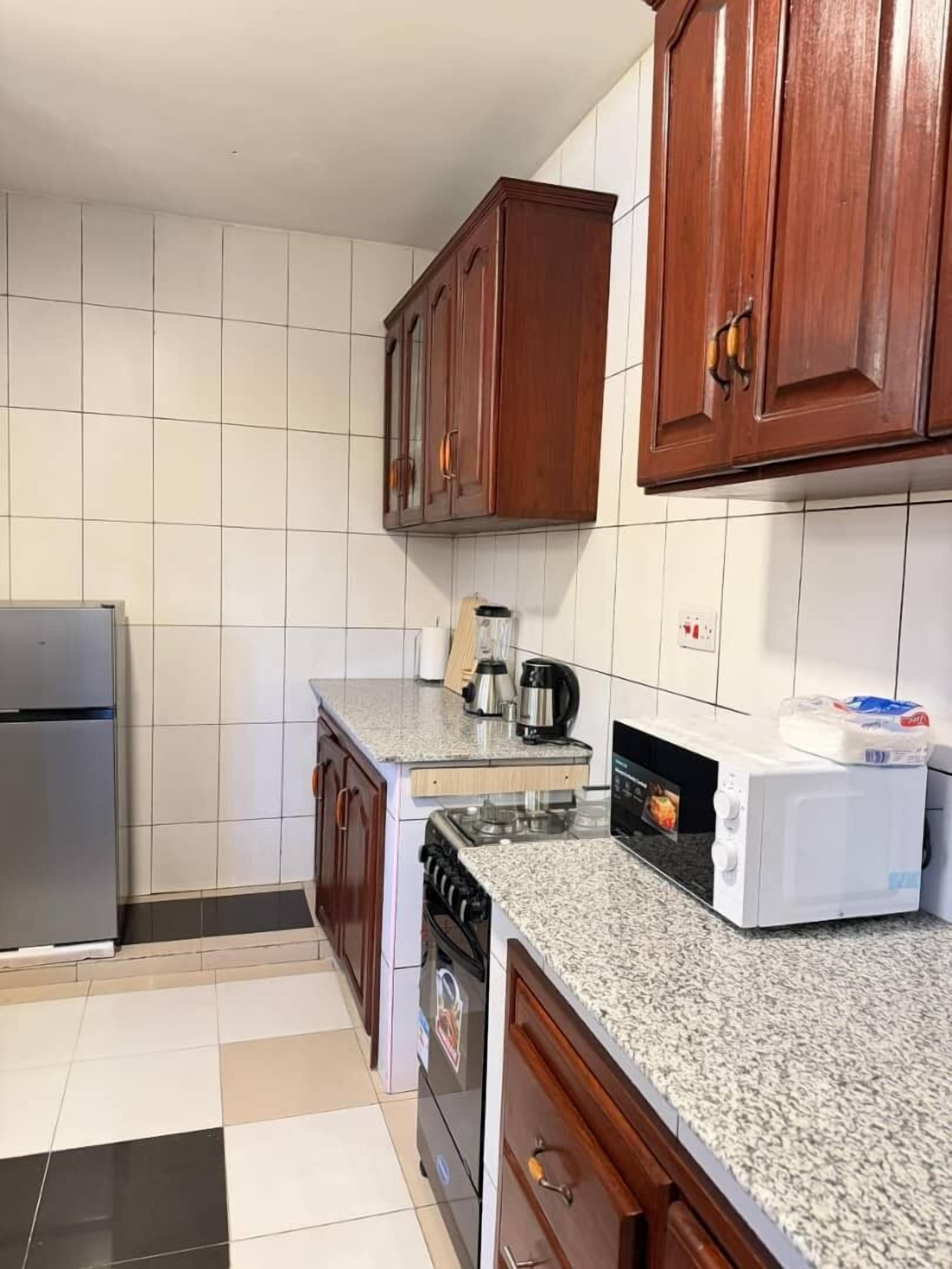 Tủ lạnh, lò vi sóng, lò nướng, bếp nấu 