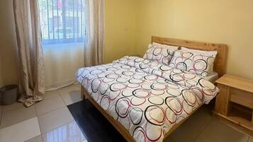 Phòng đôi Senior, quang cảnh vườn | Két bảo mật tại phòng, bàn, khu vực làm việc phù hợp cho laptop