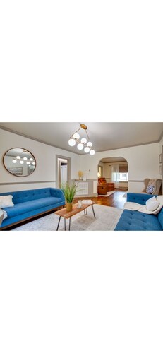 Cozy 2-bedroom house in the heart of Enid with all the amenities.