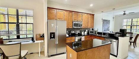 Mikrobølgeovn, ovn, kogeplade, opvaskemaskine