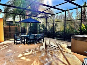 Interior - Private Hot Tub/Waterslides/3 miles to Disney (Kissimmee)
