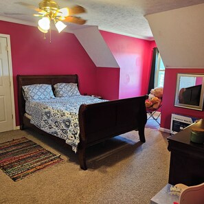 4 habitaciones, tabla de planchar con plancha, wifi y ropa de cama 