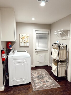 Interior - 3-bedroom house in peaceful McKinney with cool AC for relaxing stays (McKinney)