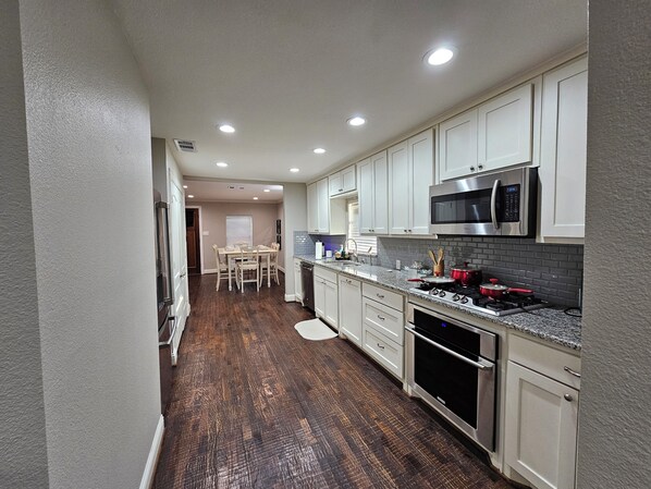 Private kitchen - 3-bedroom house in peaceful McKinney with cool AC for relaxing stays (McKinney)