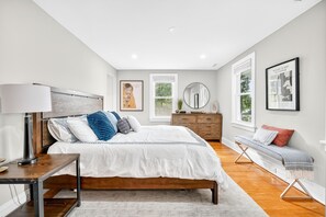 3 Schlafzimmer, Schreibtisch, Bügeleisen/Bügelbrett, kostenloses WLAN