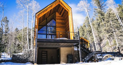Taos Ski Hut - Modern Mountain Magic