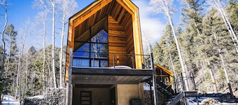 Taos Ski Hut - Modern Mountain Magic