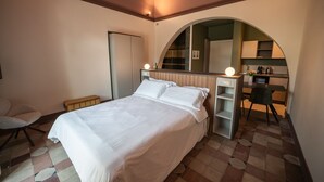 1 غرفة نوم ومكواة/لوح كي وسرير سفر وواي فاي مجانًا