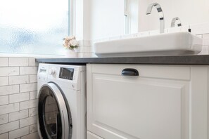 Interior - Ideal Remote Workspace + Quiet + Great location (Brighton and Hove)