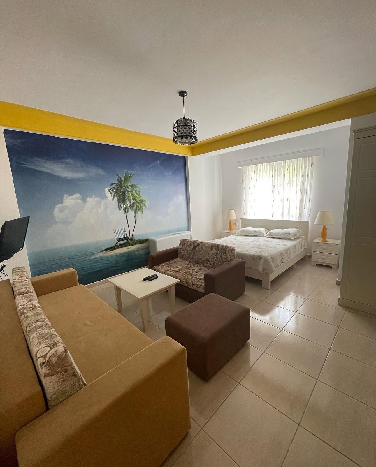 Standard Studio, Private Bathroom, Mountain View | Free WiFi, bed sheets