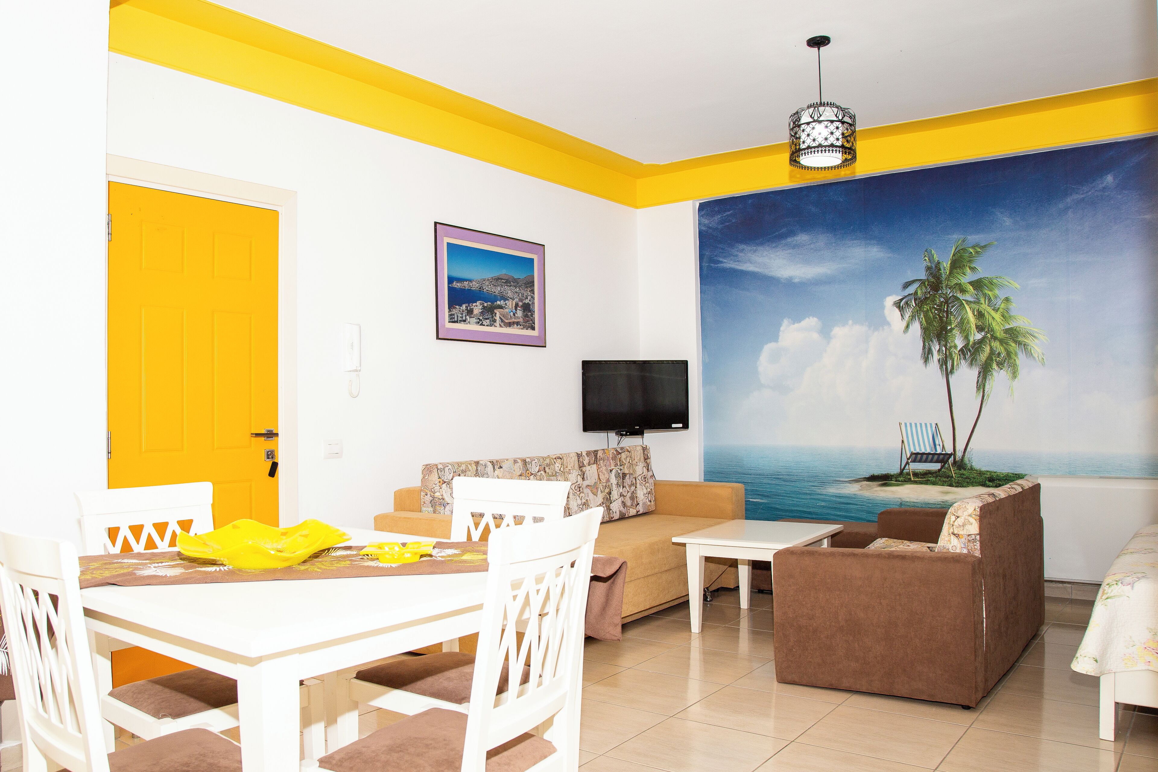 Standard Studio, Private Bathroom, Mountain View | Free WiFi, bed sheets