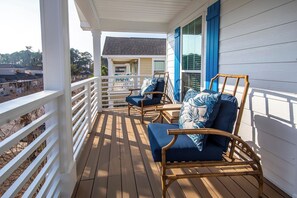 Property grounds - Hello Sunshine - Relaxed Beach Escape Pet Friendly • Pool • Walk to Sand (Santa Rosa Beach)