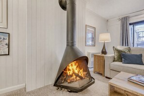 Fireplace - Edel O best location across from resort (Park City)