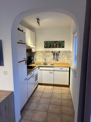 Private kitchen - Cozy apartment for 2 pers with all amenities, 50 meters from the lake (Bilice)