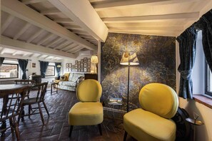 Living area - Pitti Art by MMega Homes and Villas (Florence)