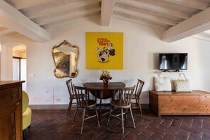 Dining - Pitti Art by MMega Homes and Villas (Florence)