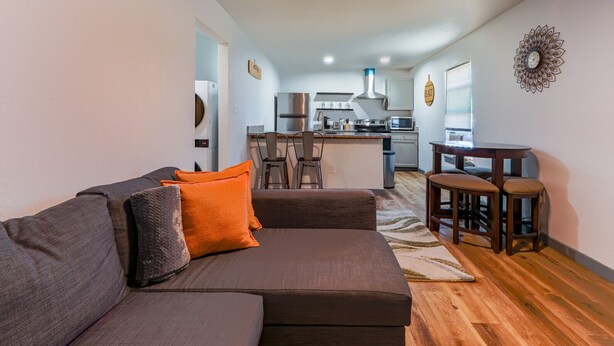 Living area - Cozy retreat minutes from AT&T Stadium (Arlington)