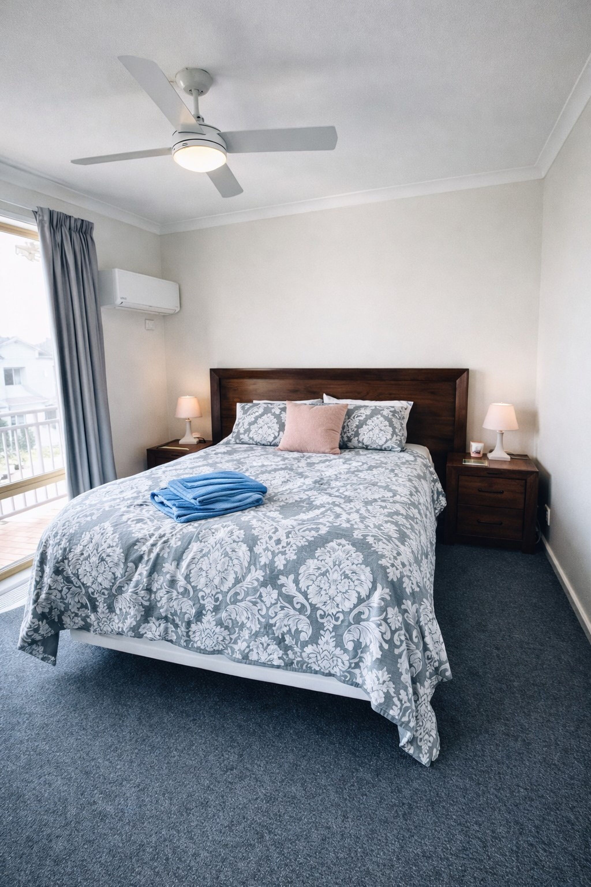 3 chambres, fer et planche à repasser, Wi-Fi, draps fournis