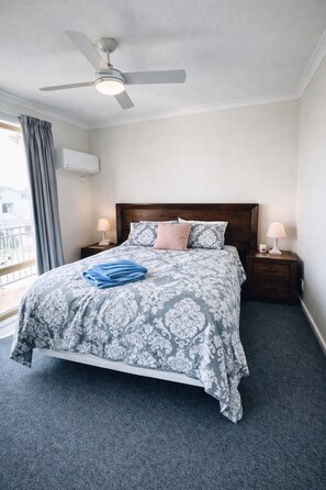 3 Schlafzimmer, Bügeleisen/Bügelbrett, WLAN, Bettwäsche