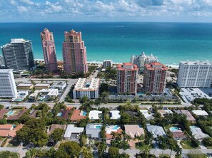 Exterior - The 2020 PARK • Designed for Rest • Modern Coastal Sanctuary • Walk to Beach (Fort Lauderdale)
