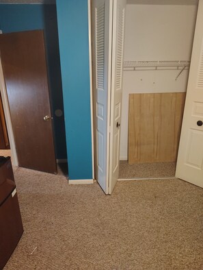Interior - Private room and bathroom for rent in large house quite owner lives on property (Tampa)
