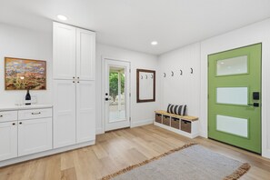 Interior - Designer Desert Escape - Pet-Friendly -  Firepit + Cowboy Pool - Near Old Town (Scottsdale)