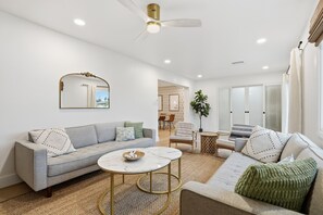 Smart TV - Designer Desert Escape - Pet-Friendly -  Firepit + Cowboy Pool - Near Old Town (Scottsdale)