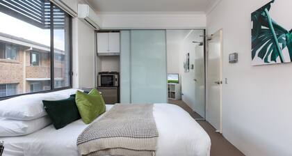 Cosy and Bright Studio Next to Westmead Hospital