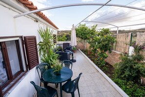 Outdoor dining - Cottage in the Guadiana valley, near Mértola (Portugal) (Mértola)