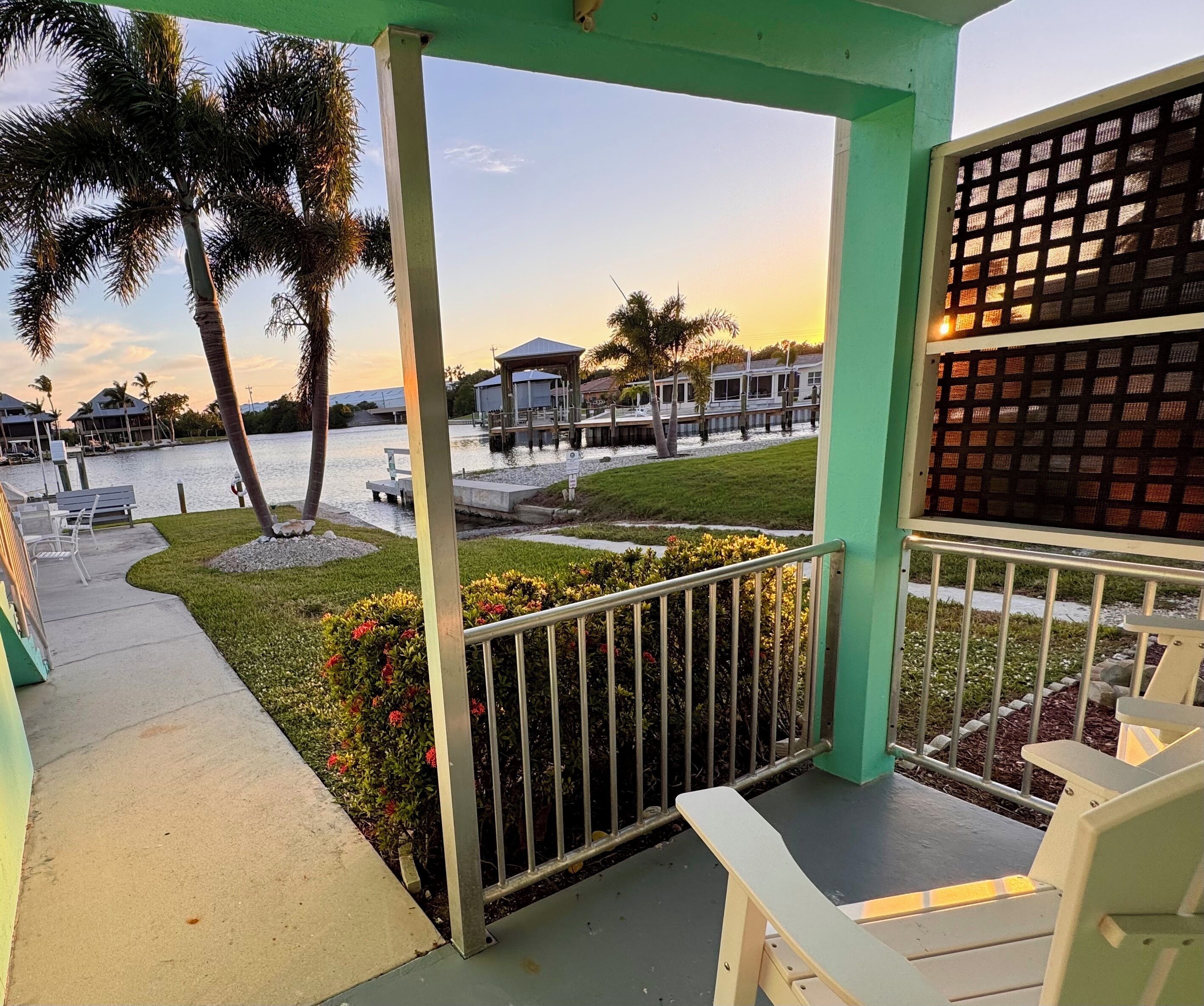 Departamento panorámico, 1 habitación, vista al puerto, sobre el agua | Tabla de planchar con plancha, wifi gratis y ropa de cama 