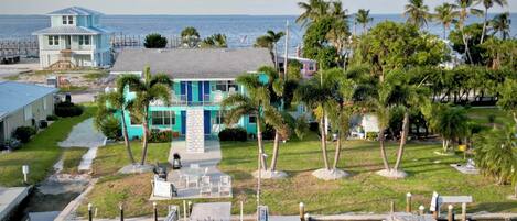 Panorama appartement, 1 slaapkamer, uitzicht op haven, op het water | Privékeuken | Een koelkast, een magnetron, een oven, een kookplaat