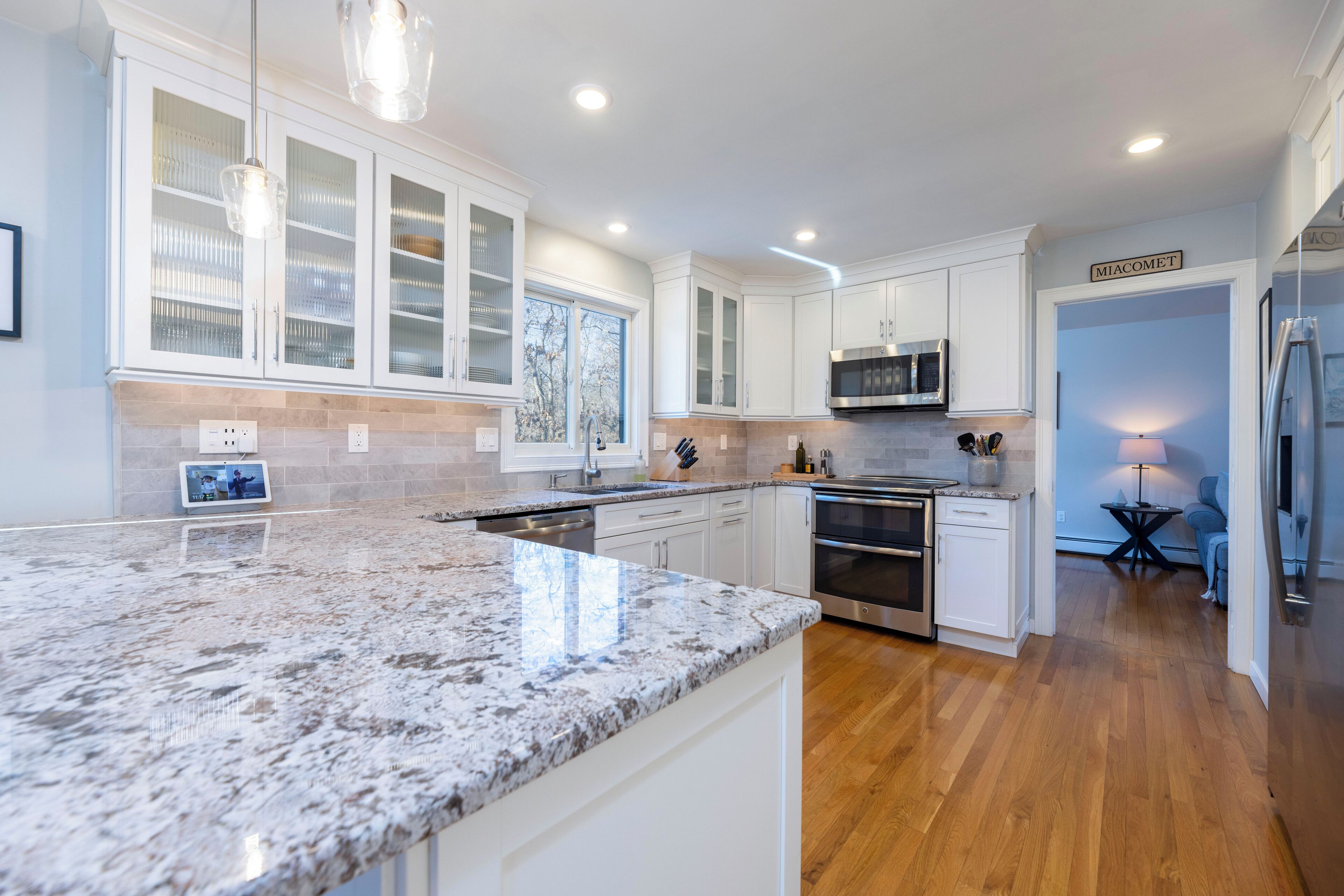 Microondas, horno, parrilla de estufa y lavavajillas 